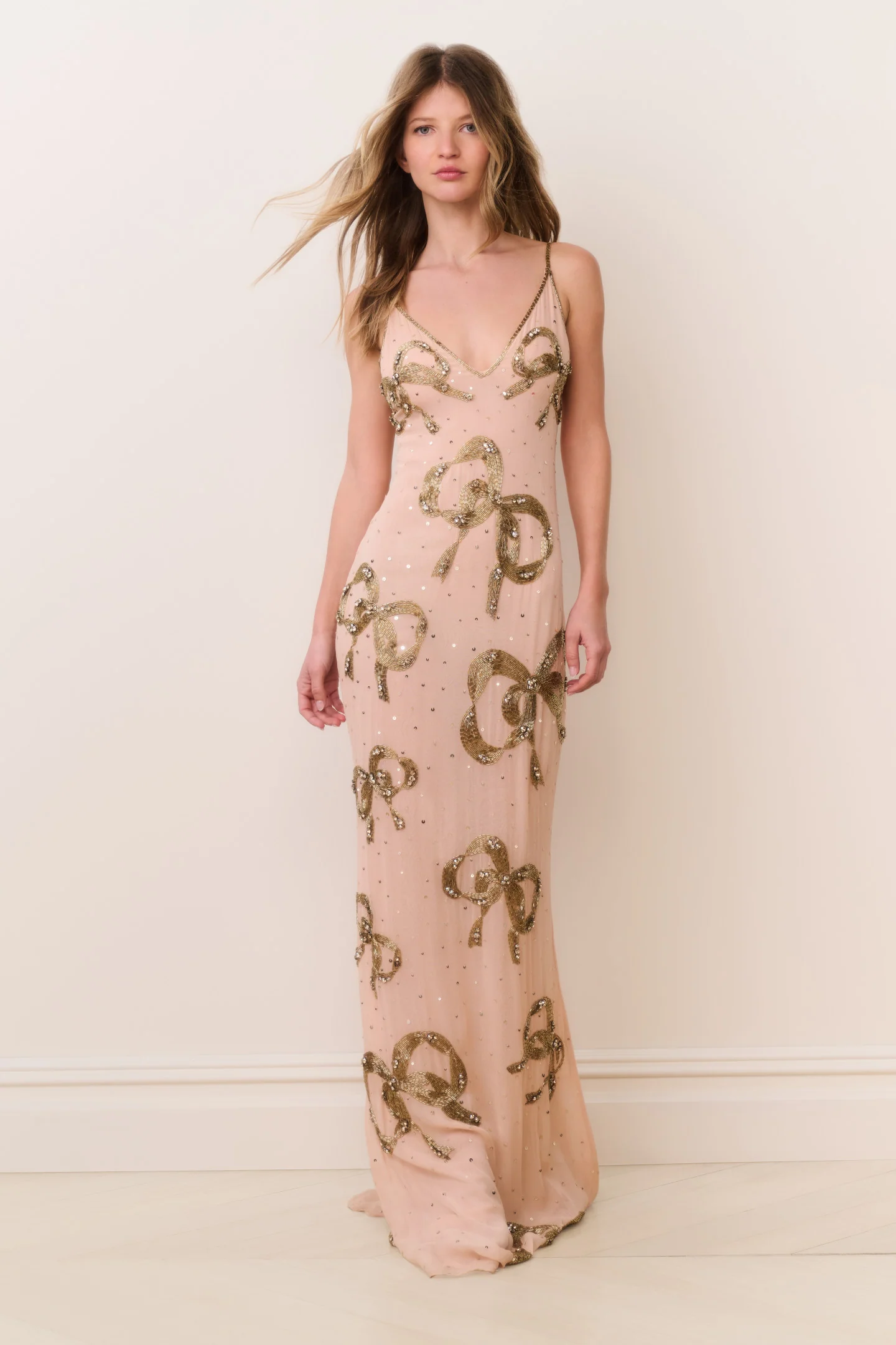 Vestido maxi con lazos de cuentas Berisa