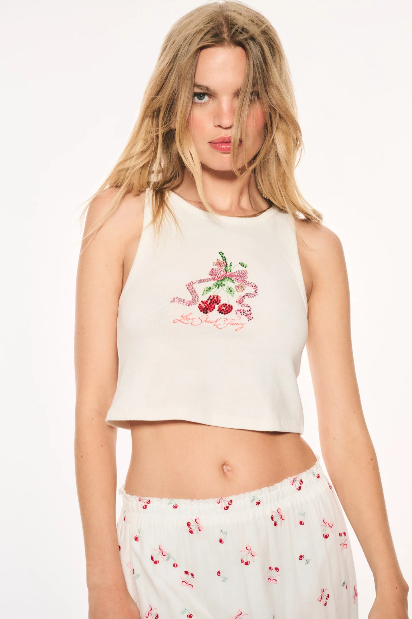 Camiseta de Chaleco con Cristales de Cereza Kaleen