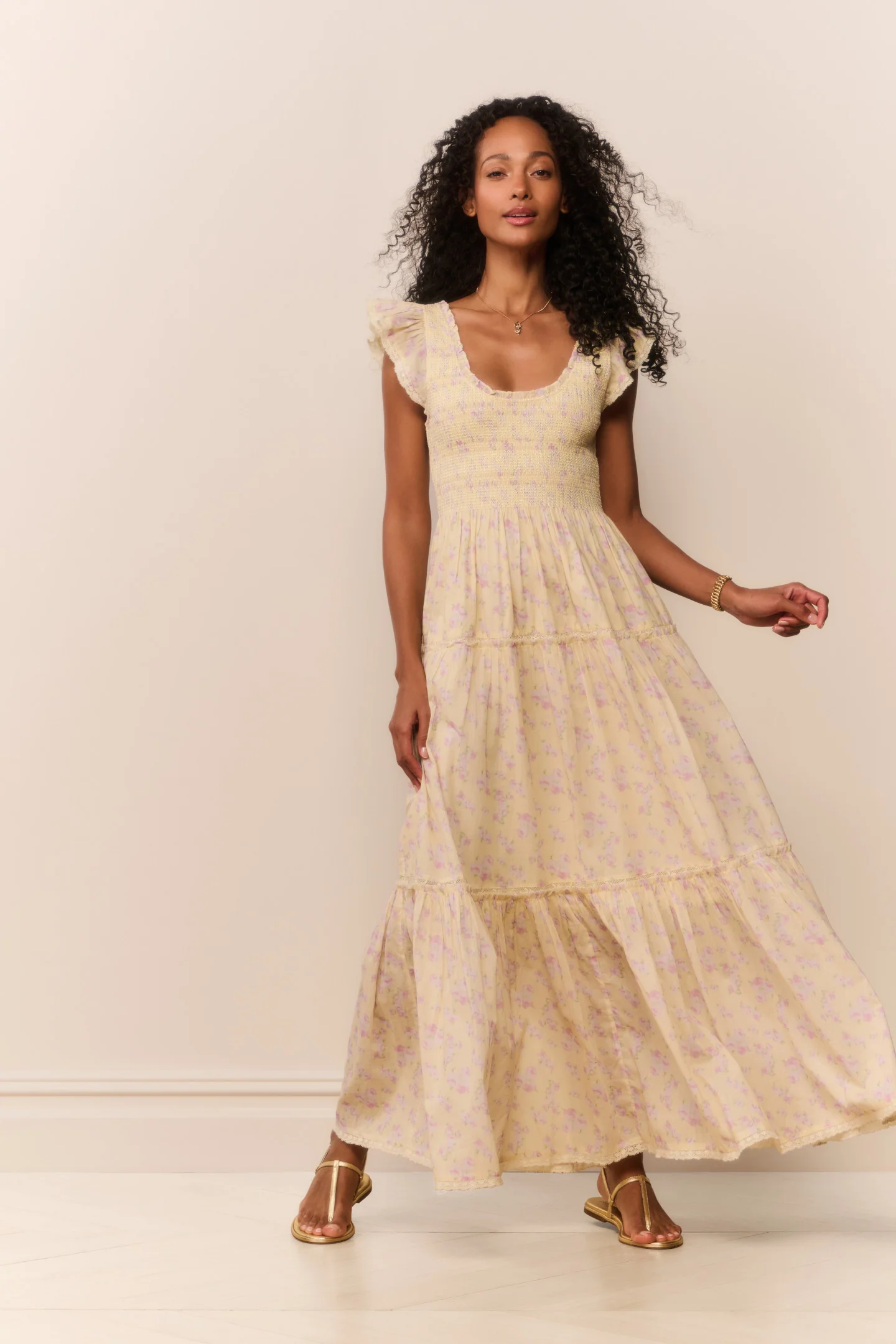 Vestido maxi floral con estampado de Chessie