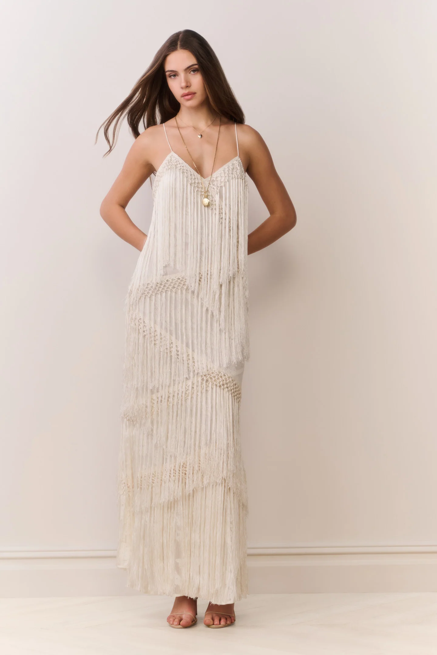Vestido de Encaje con Borlas Delphi