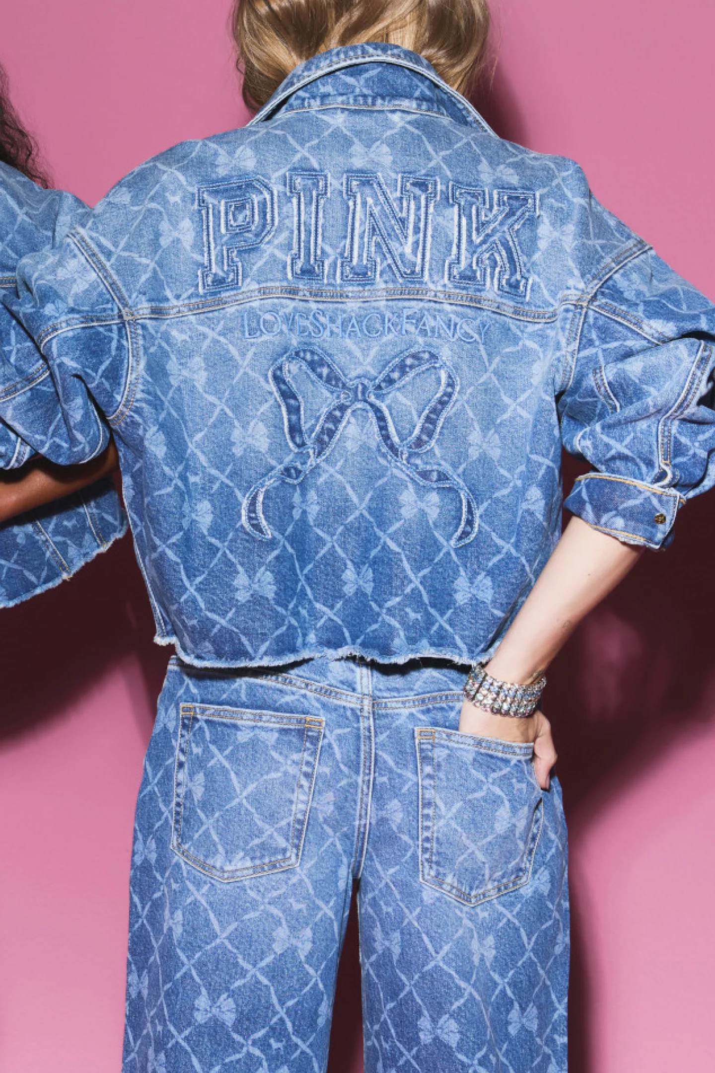 Chaqueta de mezclilla acortada PINK x LoveShackFancy