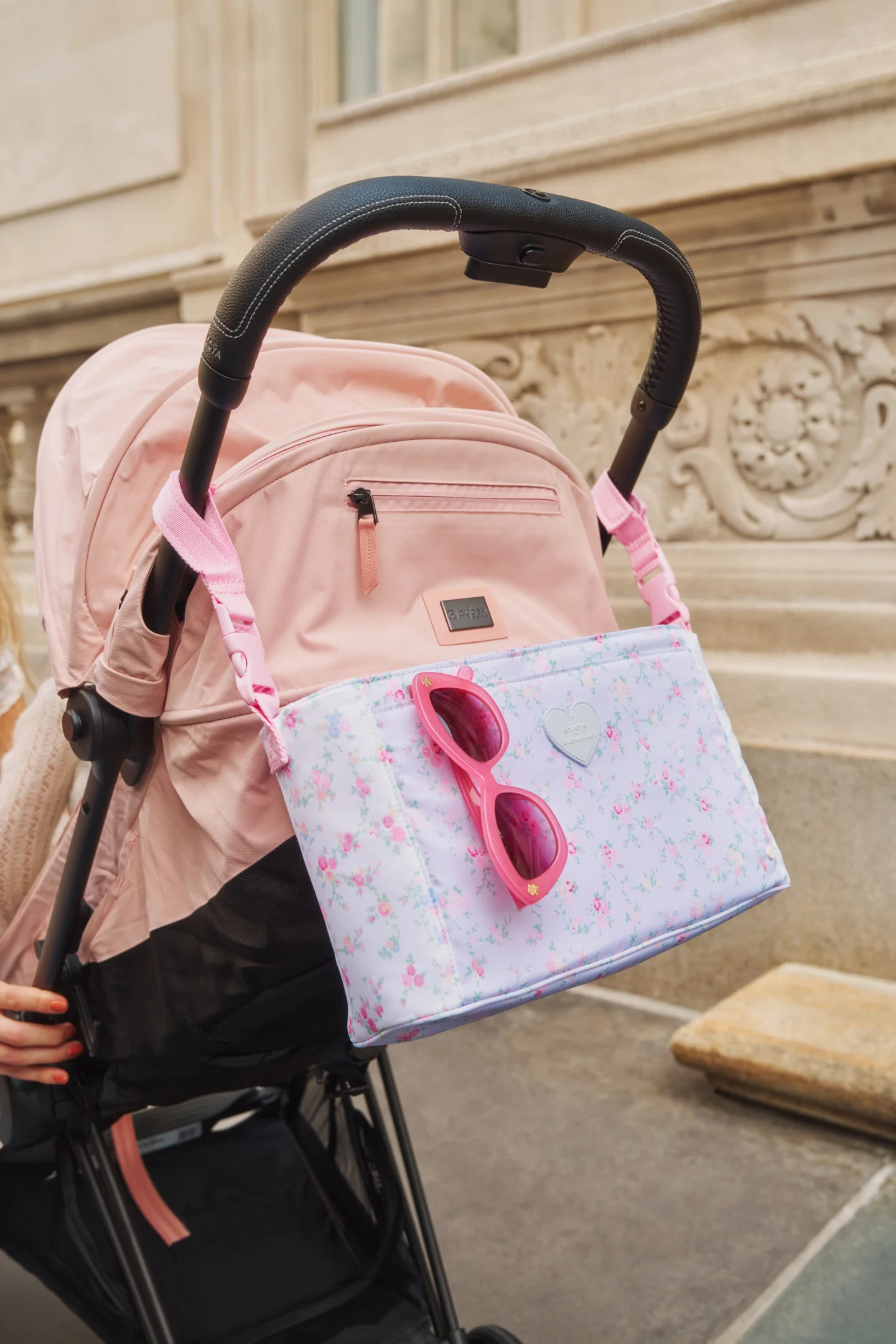 Organizador de cochecito STATE x LoveShackFancy con estampado floral