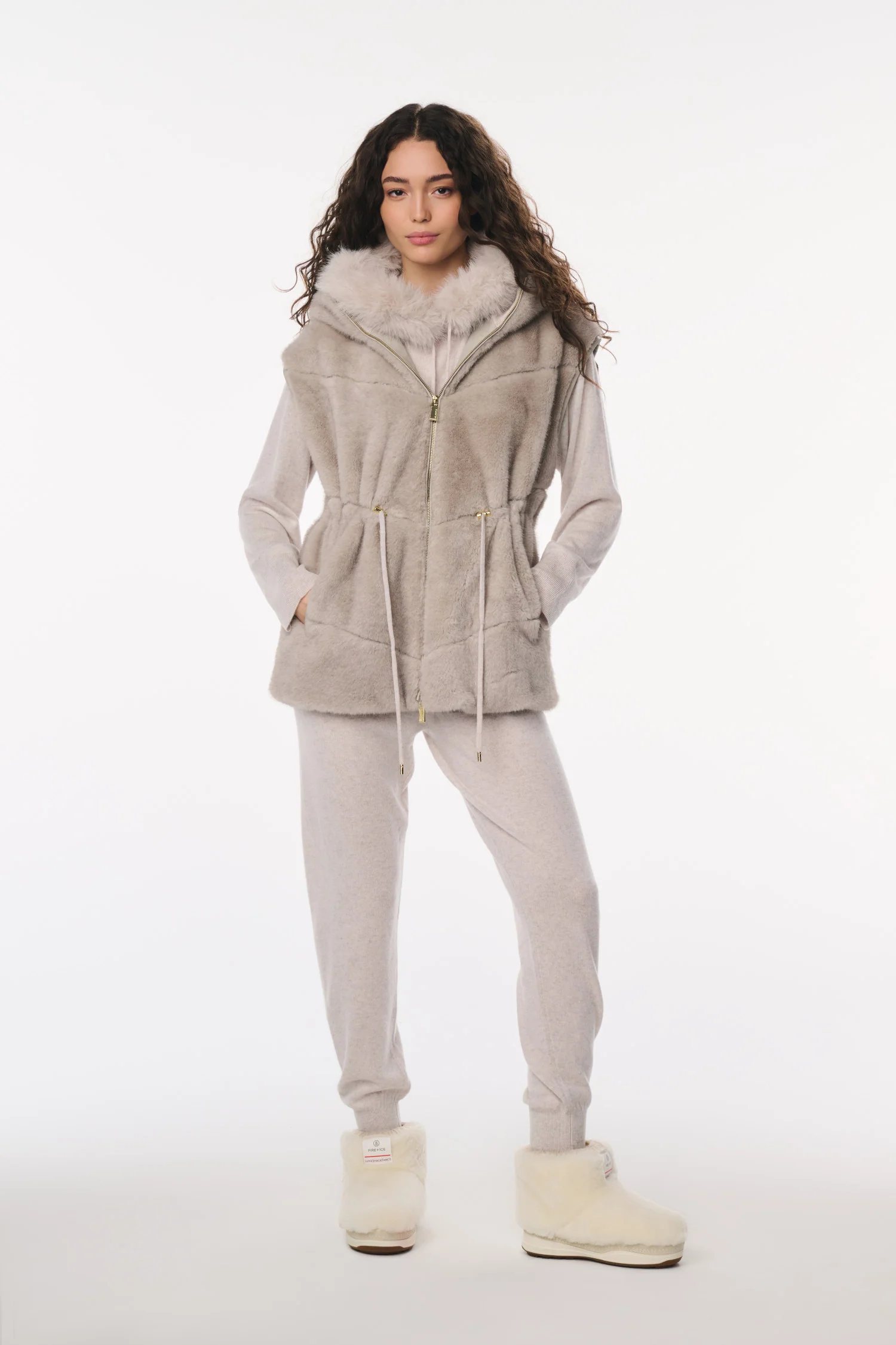 Pantalones Jogger de Lana y Cachemira Bolo de LoveShackFancy x MAX&MOI