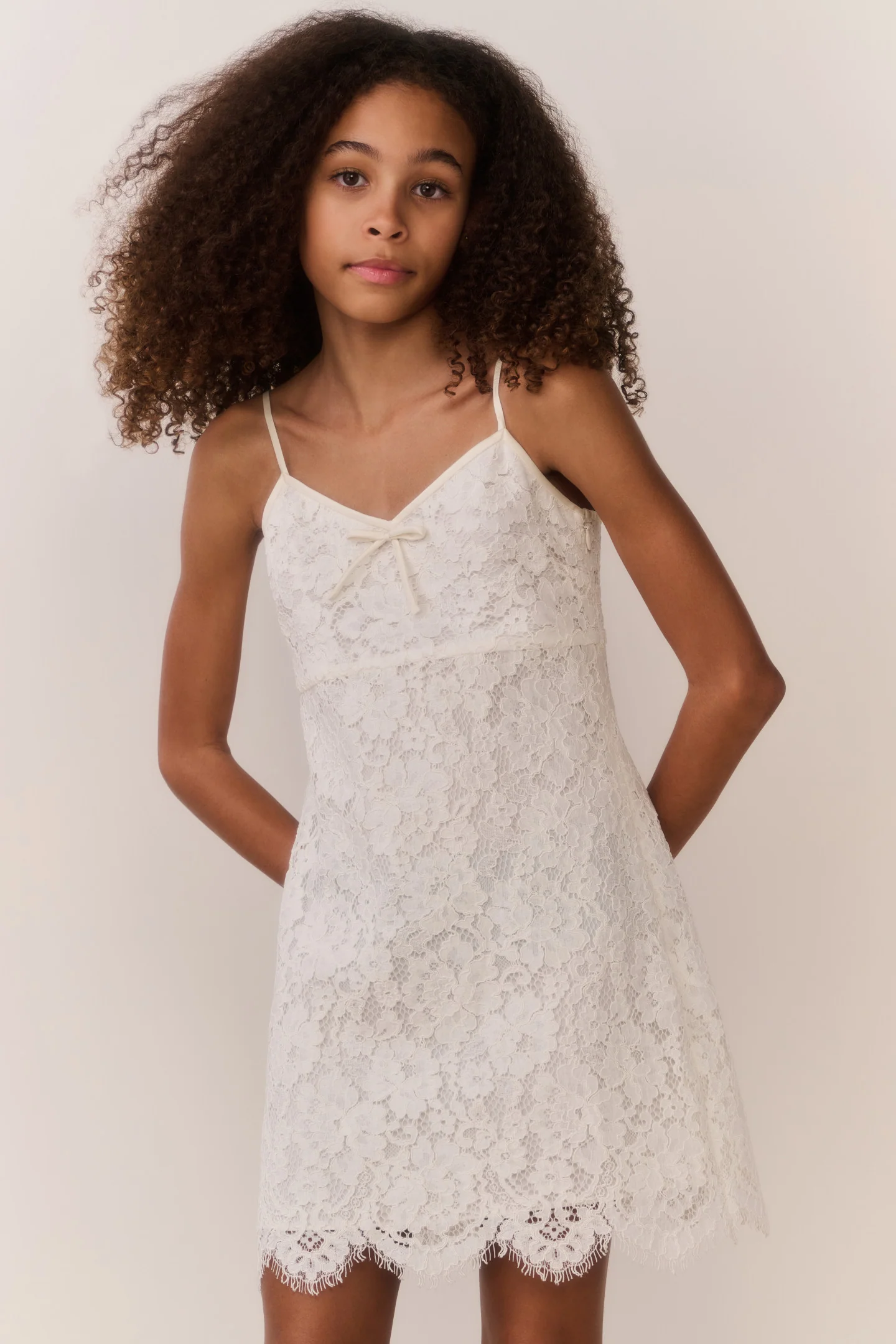 Vestido Mini de Encaje Petaline para Niña