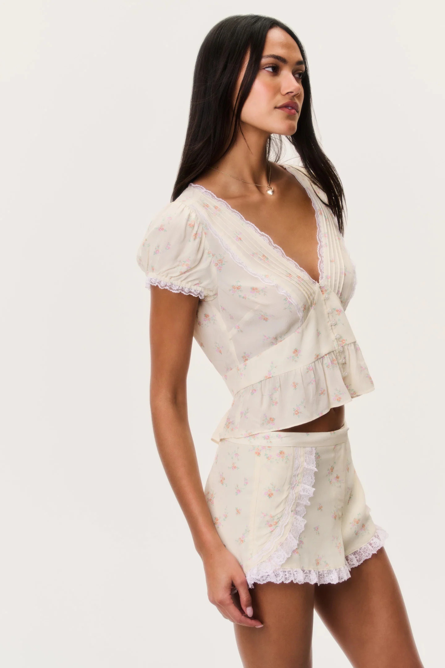 Pantalones cortos florales con borde de encaje Adina