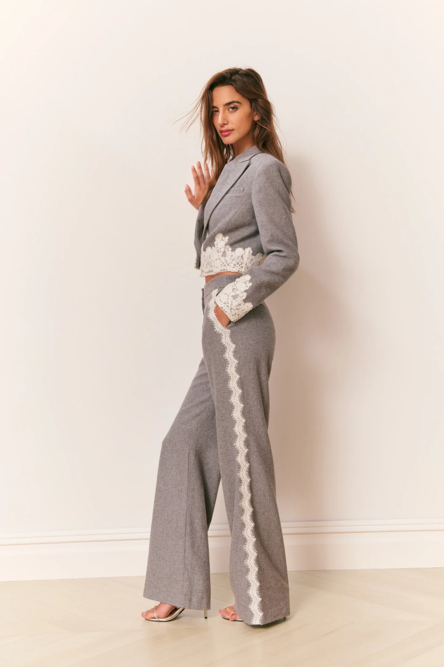 Pantalones Oriaith con detalles de encaje