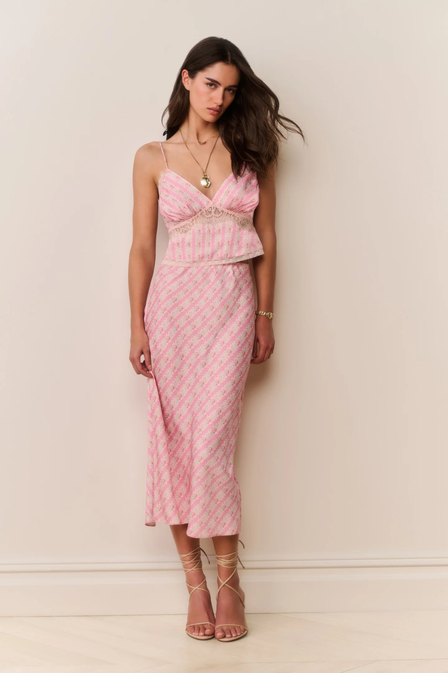 Falda midi estampada herencia de castillo