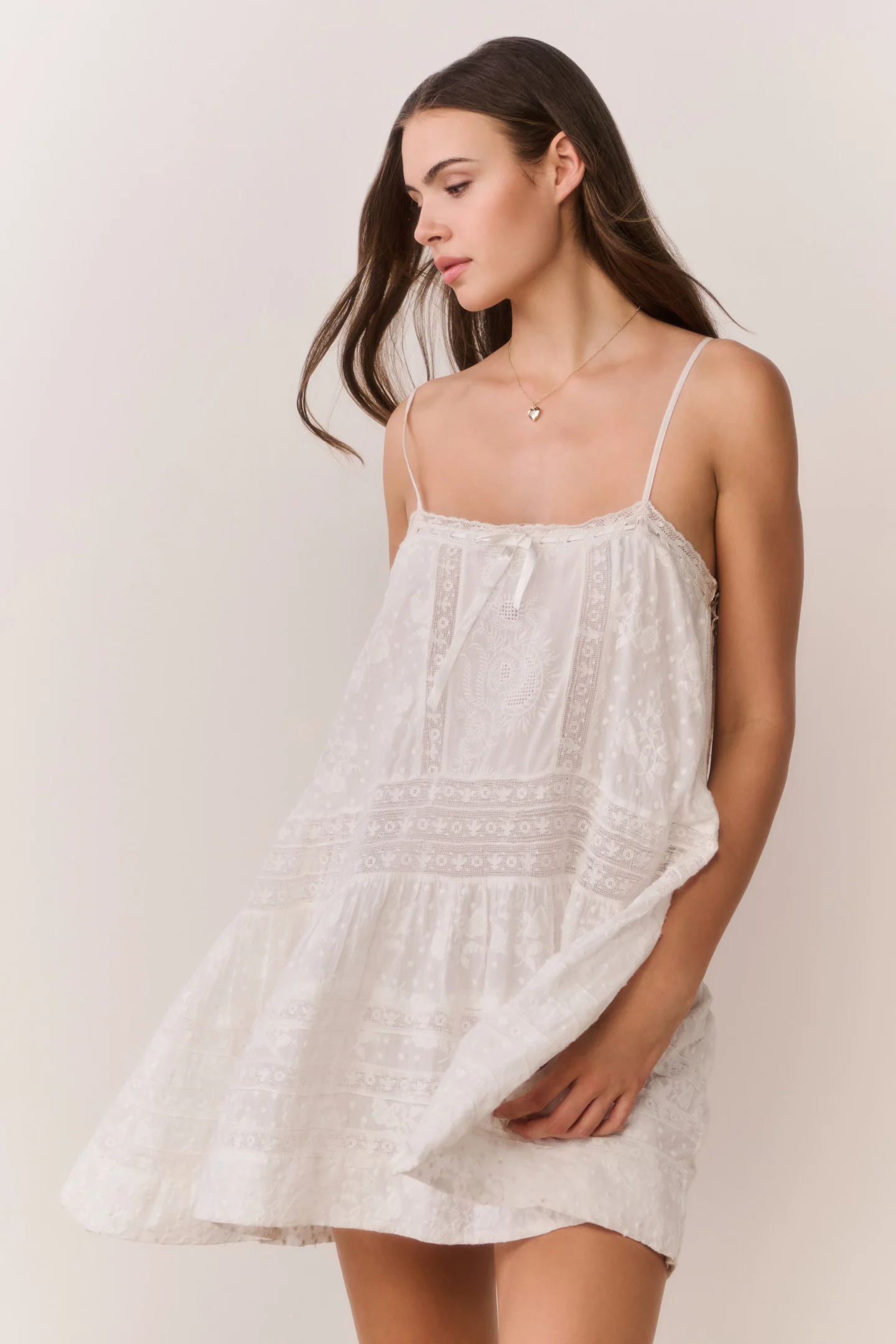 Vestido Mini Victoriano de Algodón Vionett