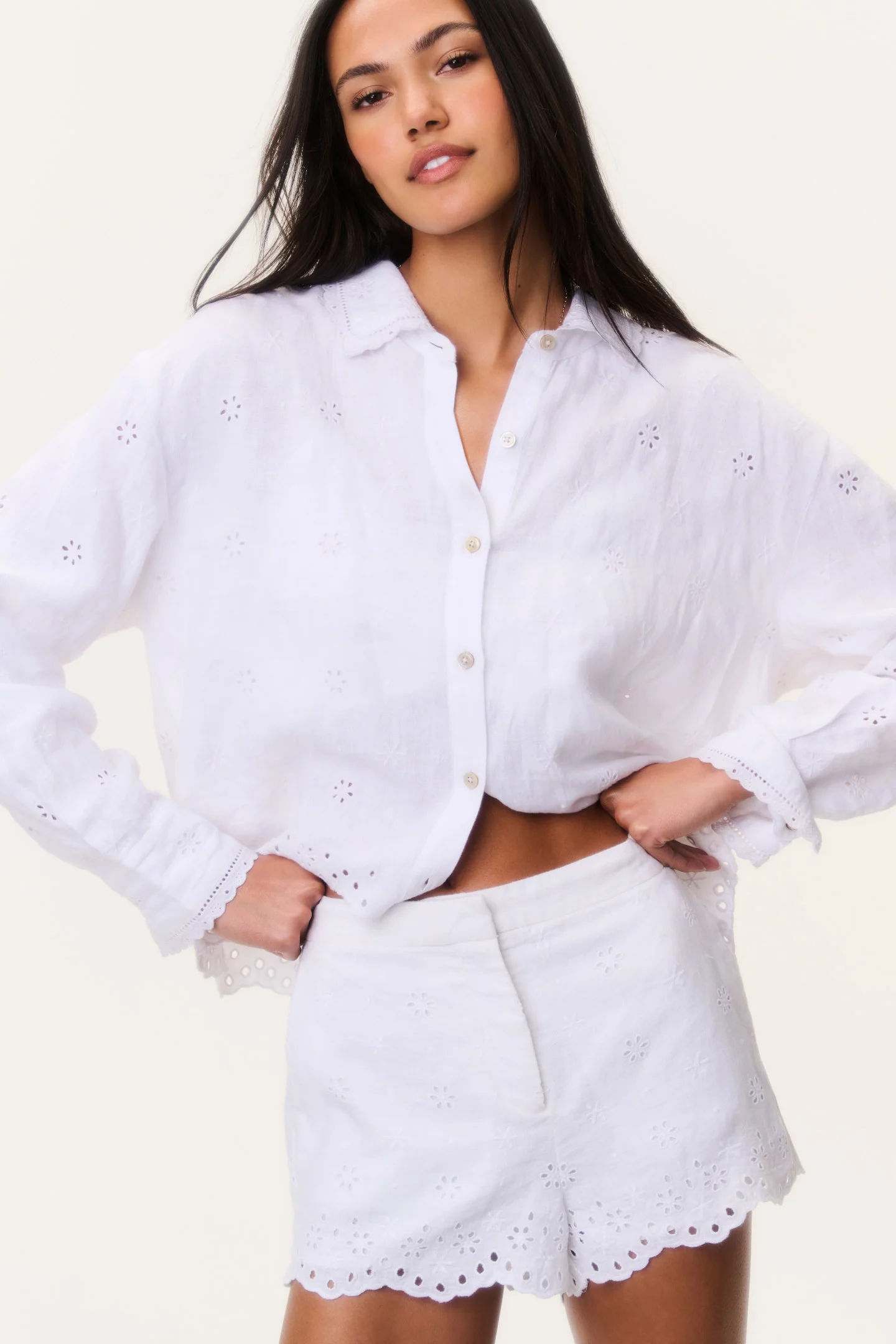 Pantalones cortos de lino con ojales Jodine