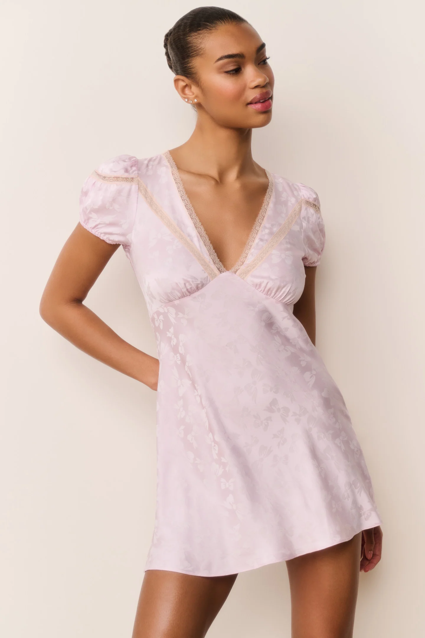 Vestido mini de jacquard con lazo de seda Sylara