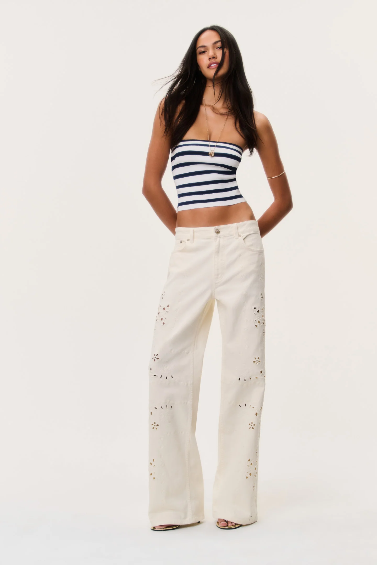 Pantalones Vaqueros con Ojales Florales Dellah