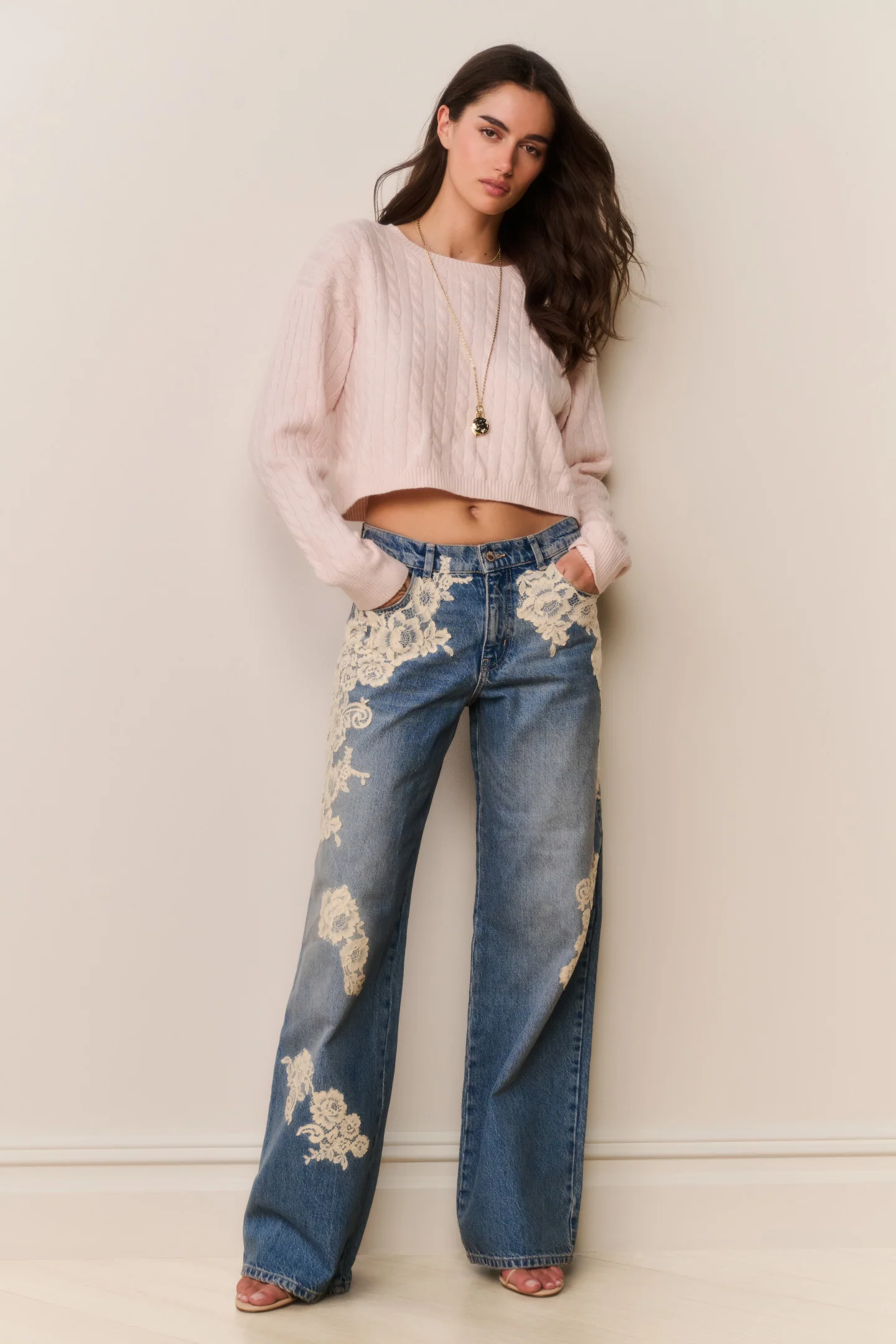 Jeans Bambie con Appliqué de Encaje