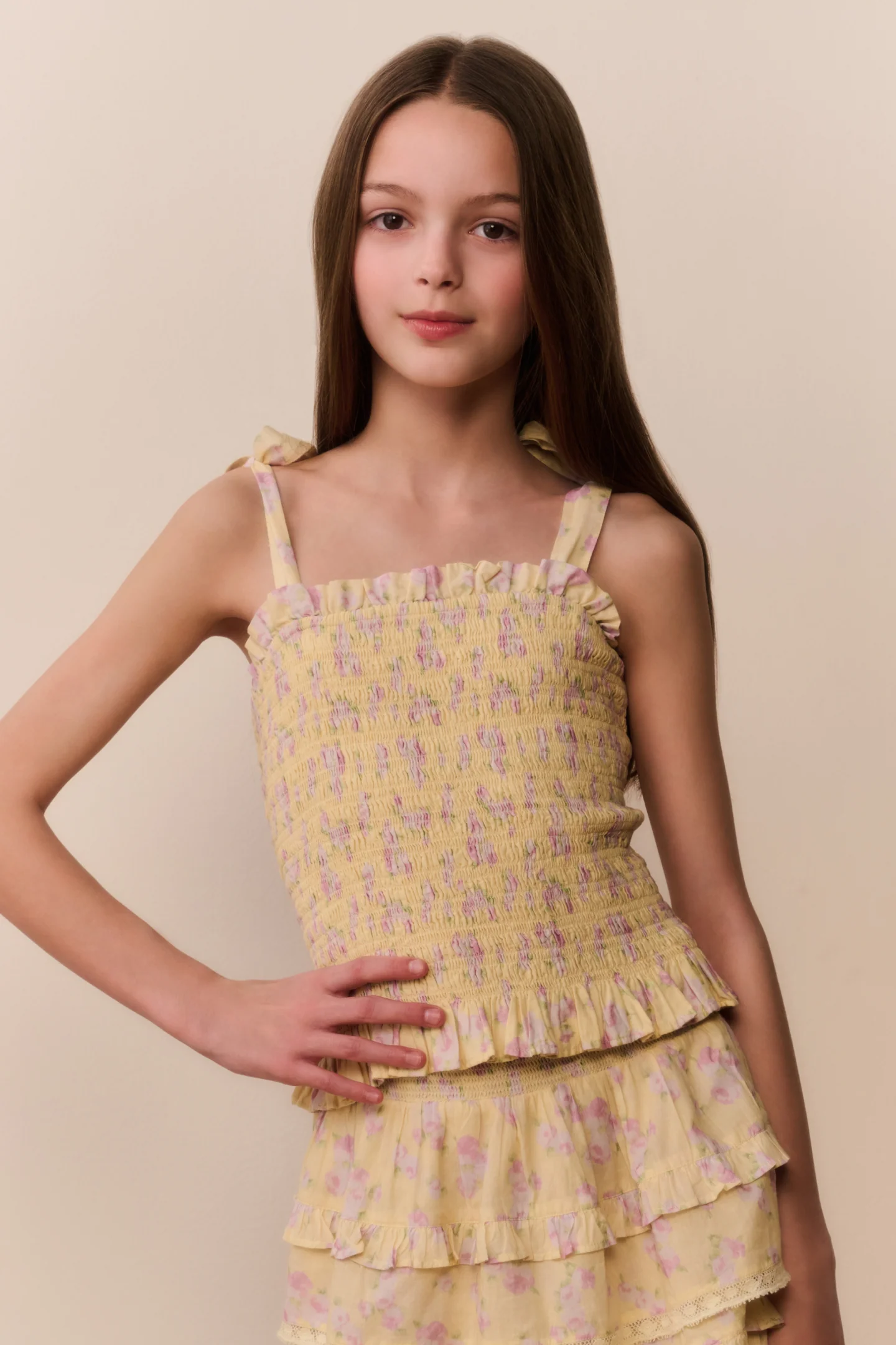 Top floral con flores de Merrinelle